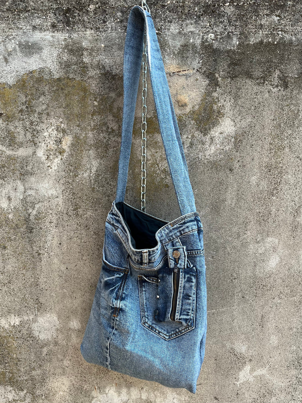 UPCYCLeD. Vertical Bag
