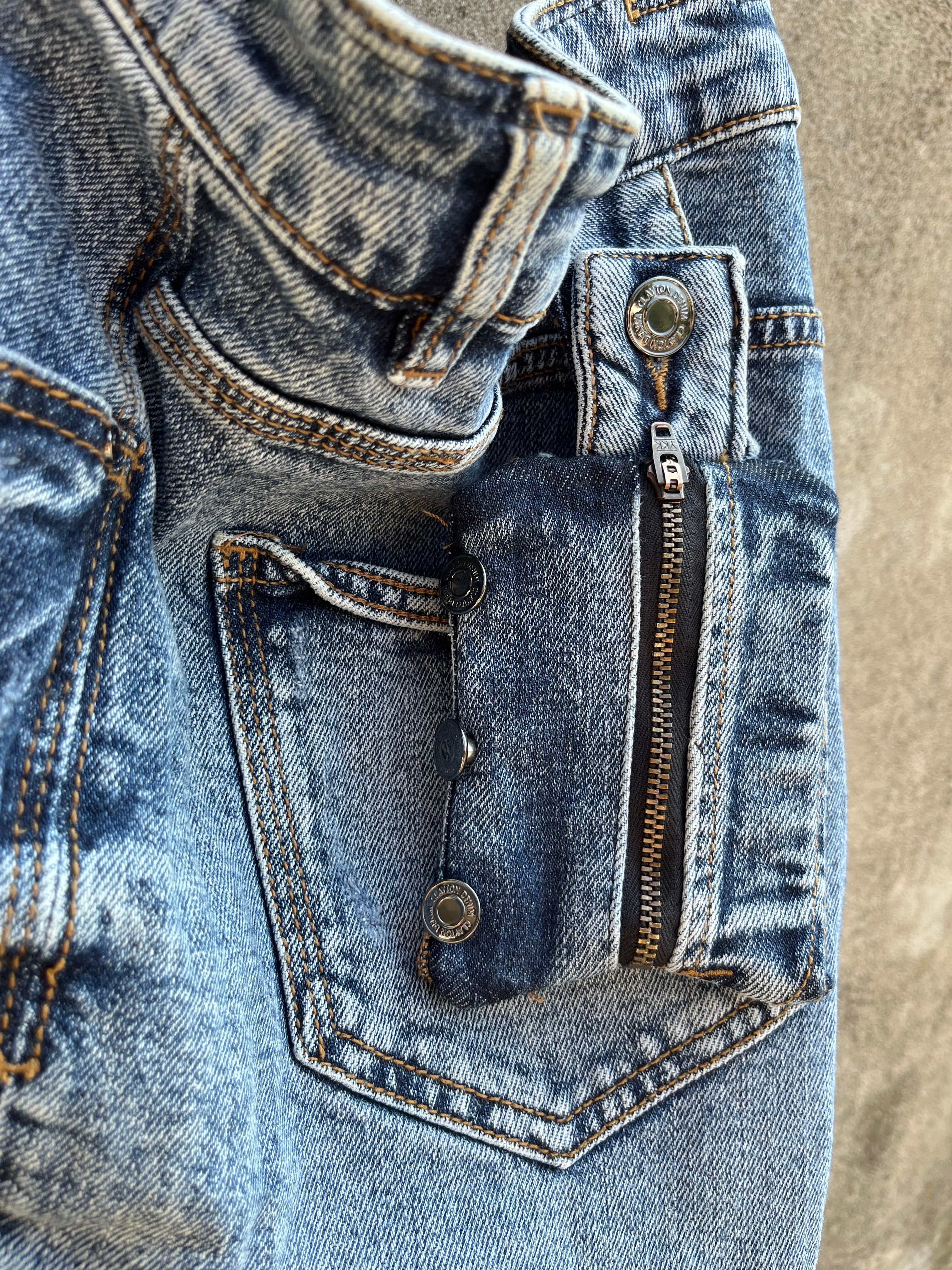 UPCYCLeD. Vertical Bag