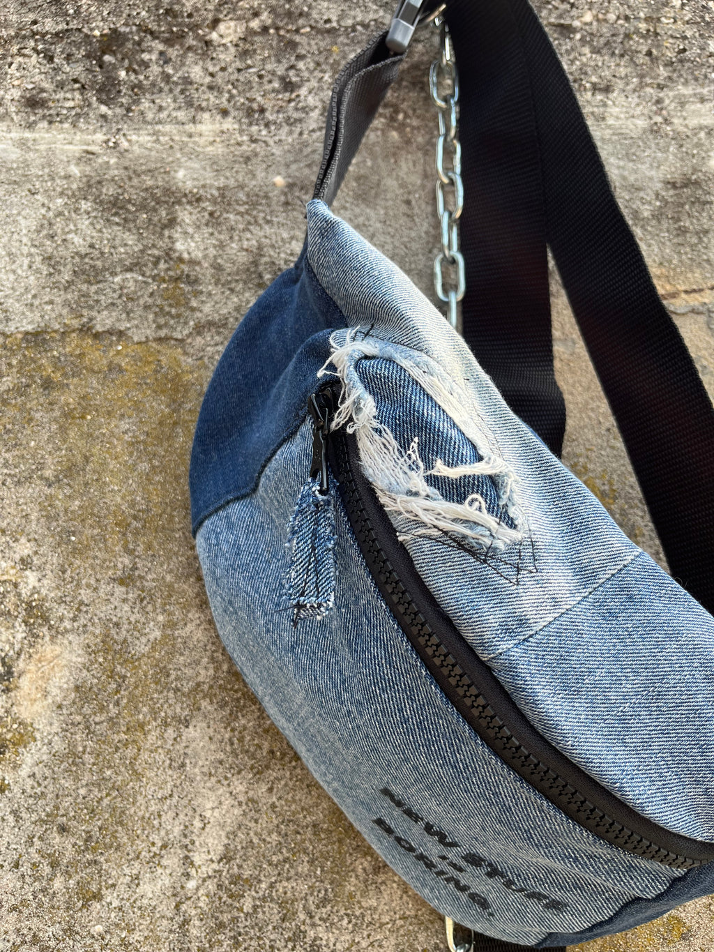 UPCYCLeD. Patchwork Belt Bag