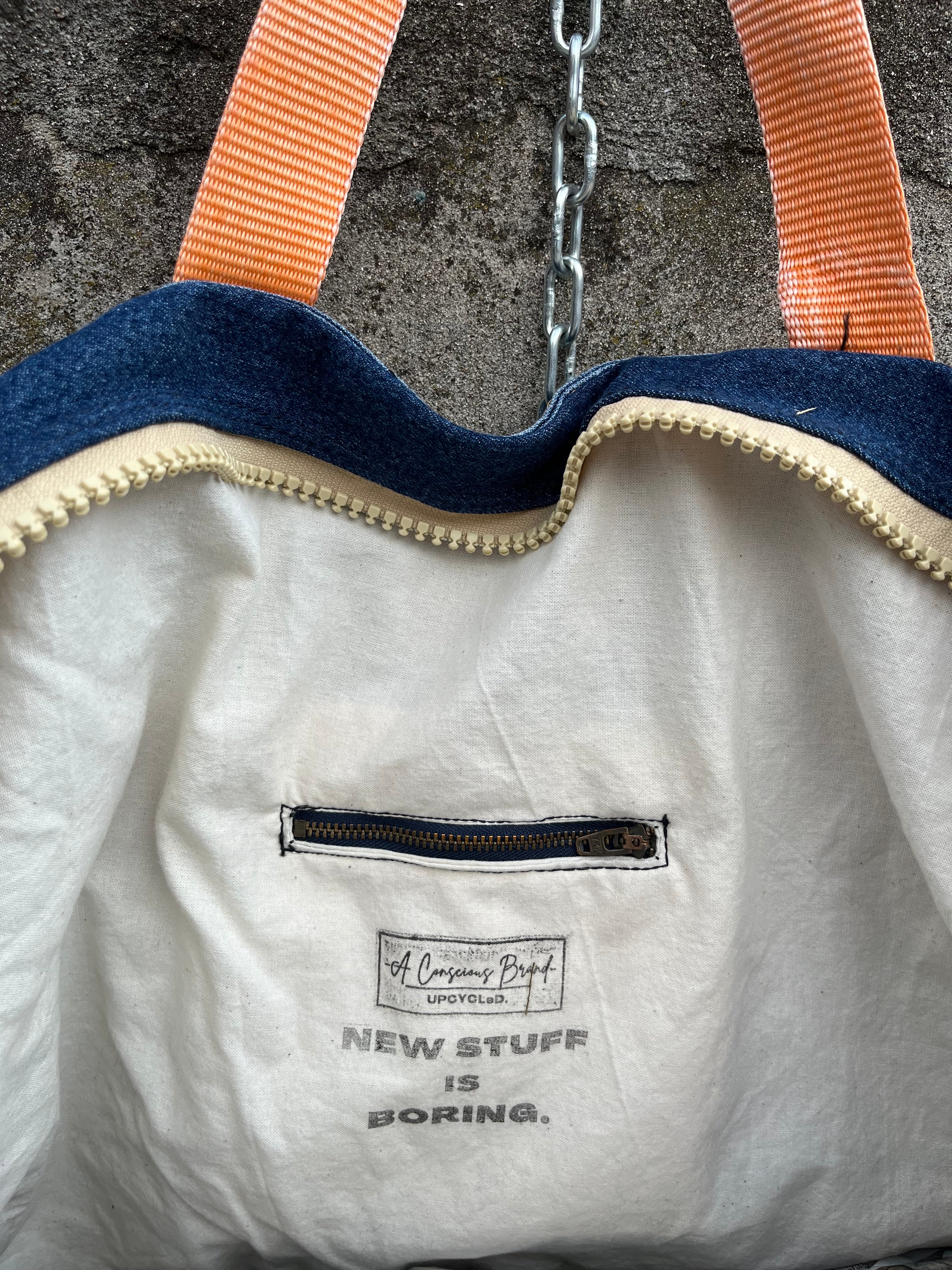 UPCYCLeD. Travel Bag